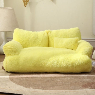 coussin pour chat jaune citron dans salon