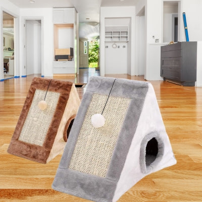 maison à chat pyramide à griffes gris et marron dans maison