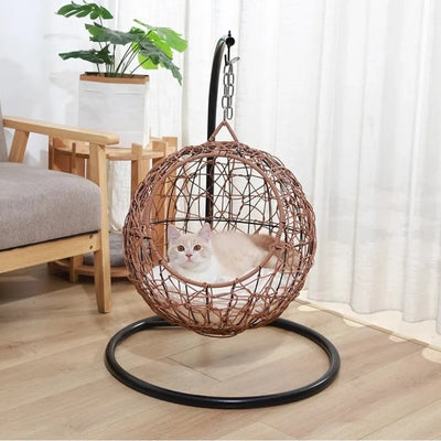 chat en detente dans panier pour chat osier