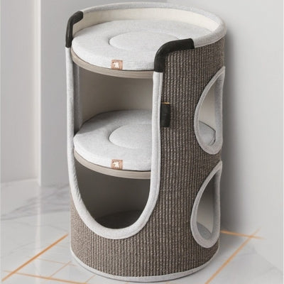 chat-maison-gris-avec-coussins-dans-coin