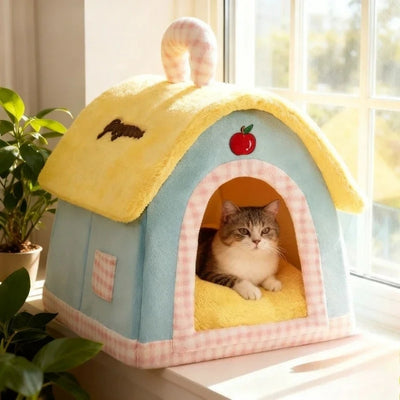 chaton detendu dans maison pour chaton miss pomme 