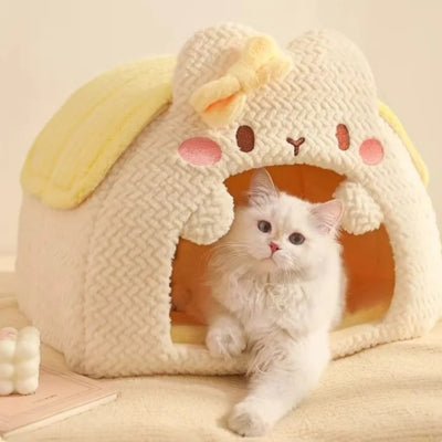 chaton detendu dans nid chaton lapinou