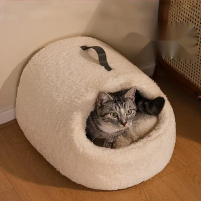 chaton lové cocon pour chat