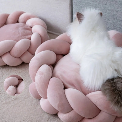 chaton relaxant couffin pour chat rose poudré