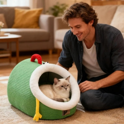 chaton relaxant dans nid chaton maître le regardant avec tendresse 