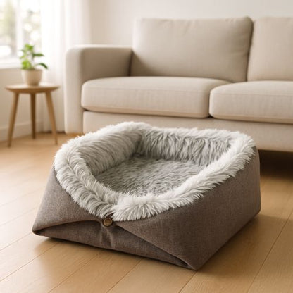 coussin pour chat nidou gris dans salon