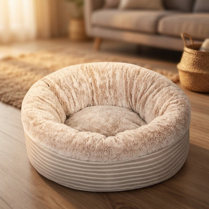 Coussin pour chaton coloris beige, fausse fourrure et base rayée