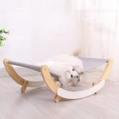 hamac à chat chaton relaxant dessus