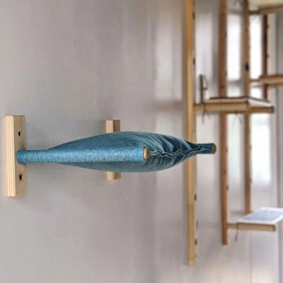 hamac pour chat bleu ciel fixé au mur