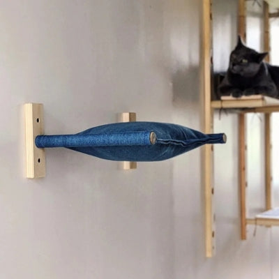 hamac pour chat bleu océan fixé au mur