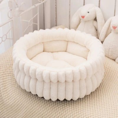  lit pour chaton blanc neige sur lit