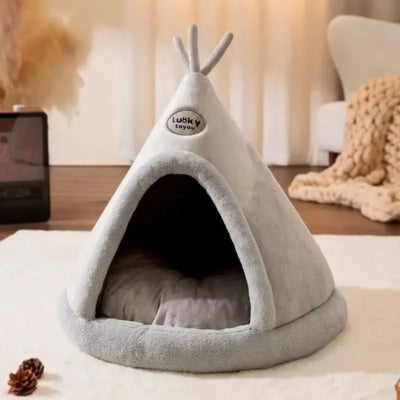 maison pour chaton grise