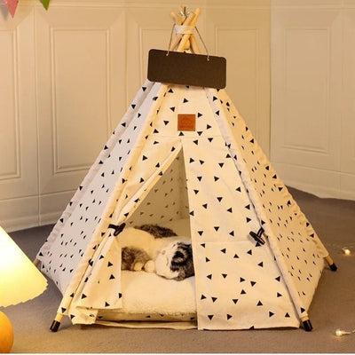 maison pour les chats motif triangles irréguliers dans salon