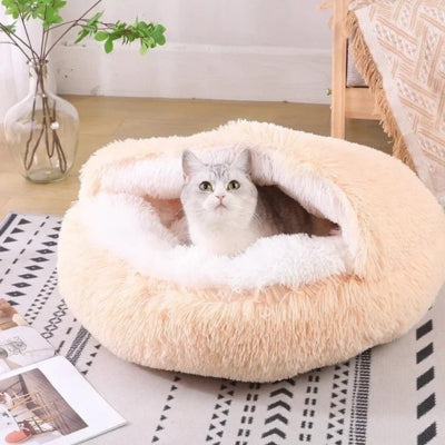 niche pour chaton beige crème chaton detendu dedans