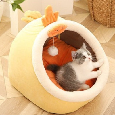 niche pour chaton chaton en relaxation paisible dedans