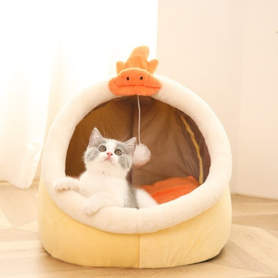 niche pour chaton petit félin relaxant confortablement dedans