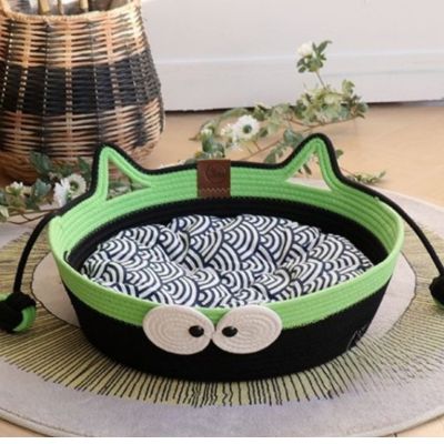 panier chat osier avec coussin bleu