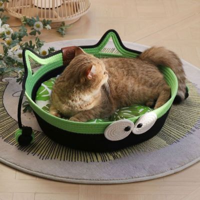 panier chat osier chat detendu dedans