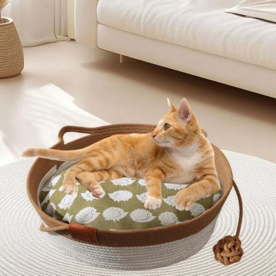 panier chat osier chat en relaxation dessus