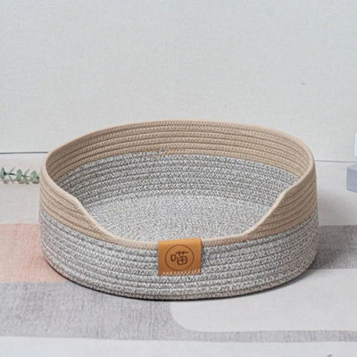 panier chatons brume sur tapis