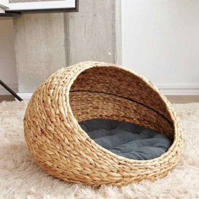 panier pour chat osier sur tapis