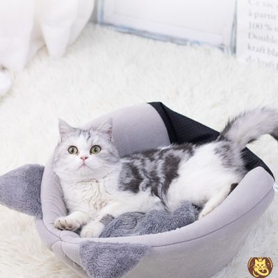 panier pour chat velvy nest gris avec chat relaxant dessus