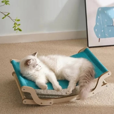 ragdoll relaxant confortablement sur son hamac chat suspendu