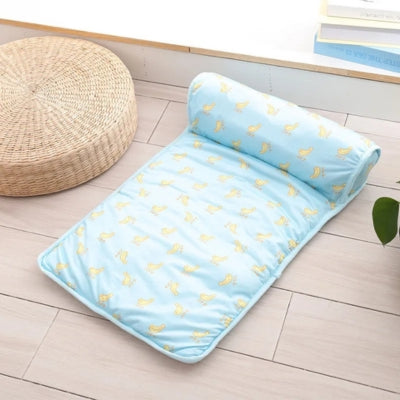 tapis rafraichissant chat bleu motifs bananes 