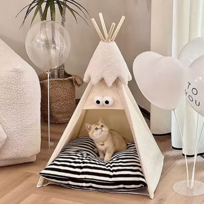 tipi pour chat crème chaton relaxant dedans