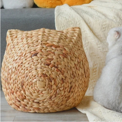 vue derrière panier à chat en osier